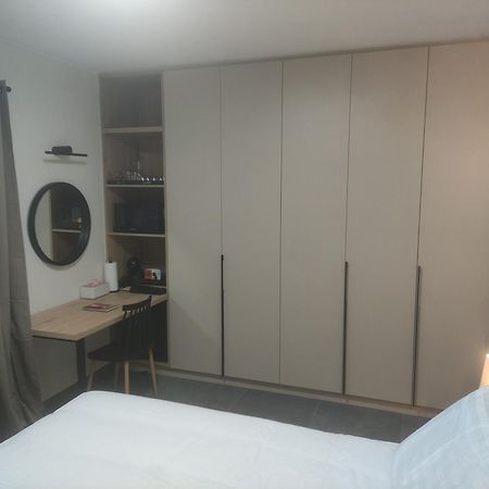 Iqoqo Hotels - Luxury Suites ヨアニナ エクステリア 写真